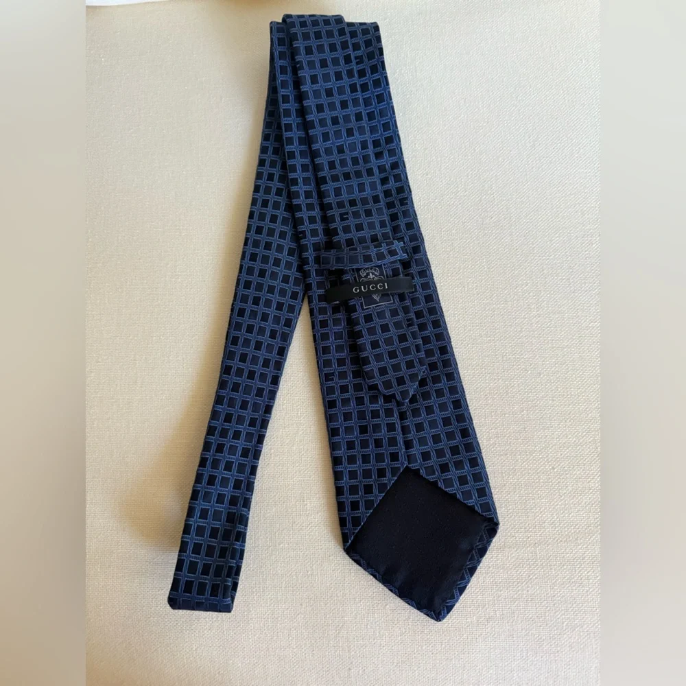 New! GUCCI Blue Geometric Pattern Silk Tie